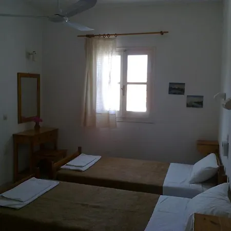 Front Salvanos Lejlighedshotel Acharavi (Corfu)