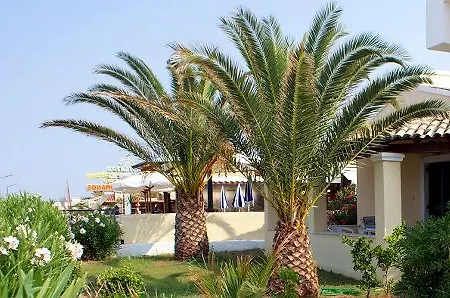 Front Salvanos Apart-hotel