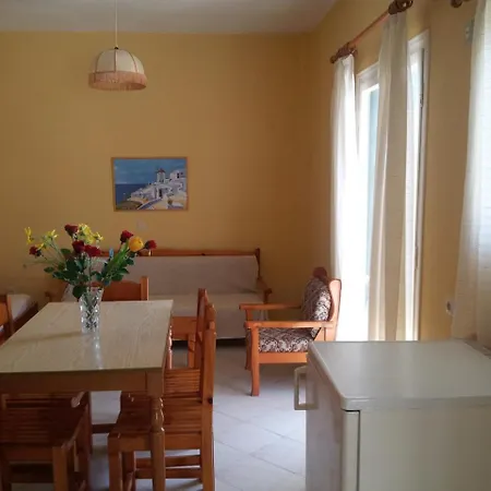 Front Salvanos Lejlighedshotel 2*